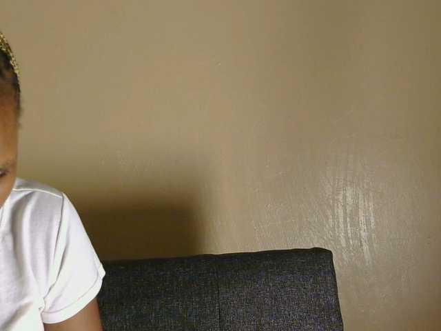 cutieglo live cam on BongaCams