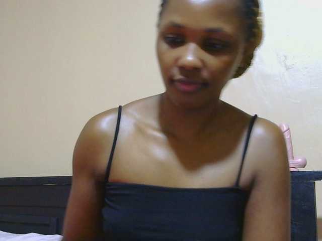 cutieglo live cam on BongaCams