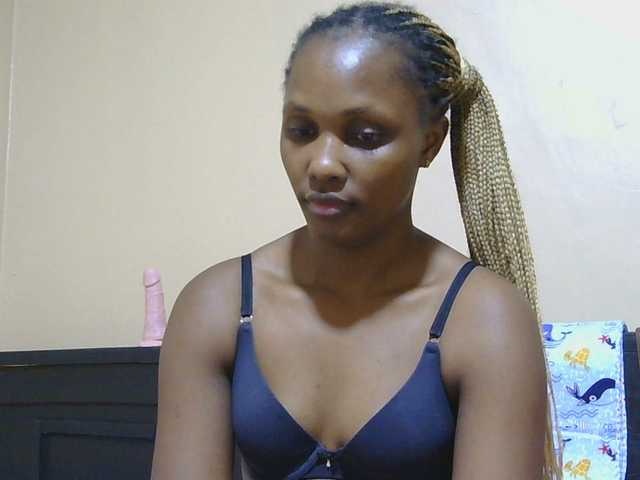 cutieglo live cam on BongaCams