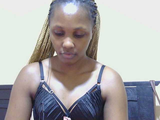 cutieglo live cam on BongaCams