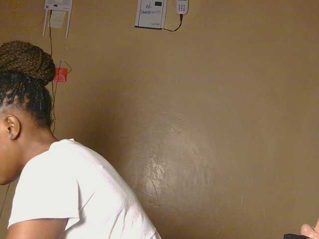 cutieglo live cam on BongaCams