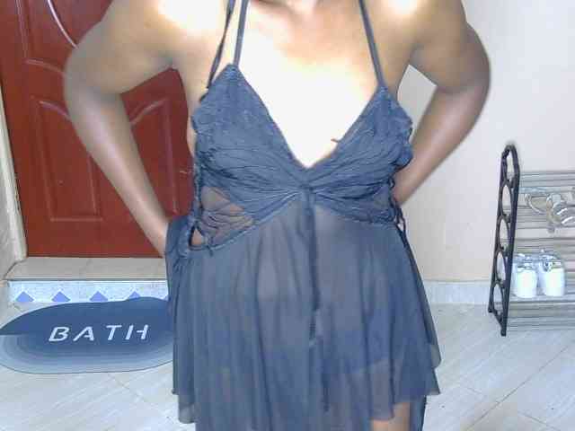 cutieglo Live Webcam on BongaCams