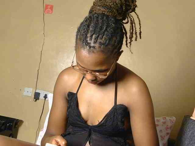 cutieglo webcam