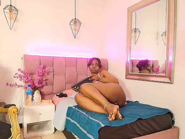 kassandraBrown webcam