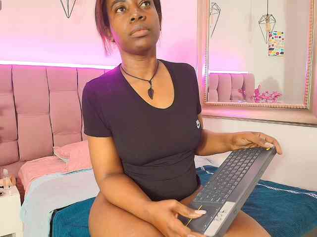 kassandraBrown webcam