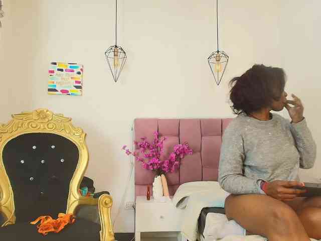kassandraBrown webcam
