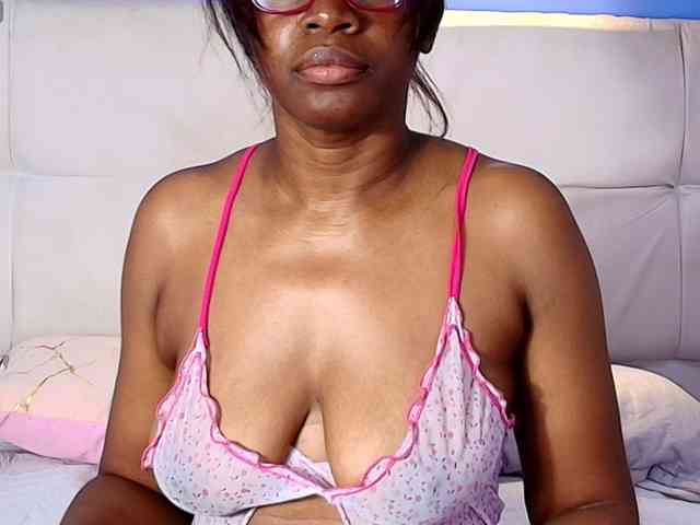 kassandraBrown webcam