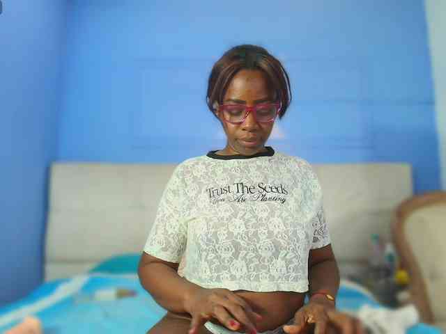 kassandraBrown webcam