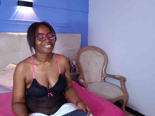 kassandraBrown webcam