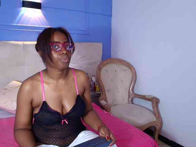 kassandraBrown webcam