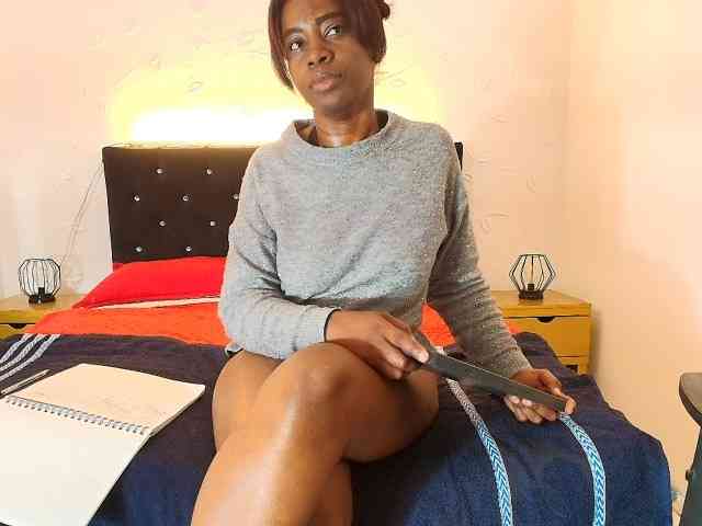 kassandraBrown webcam