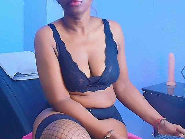 kassandraBrown webcam