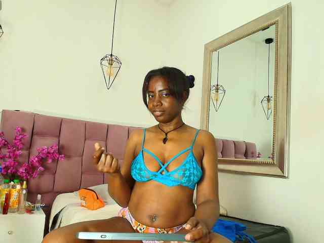 kassandraBrown webcam