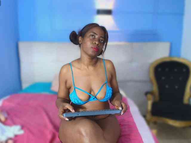 kassandraBrown webcam
