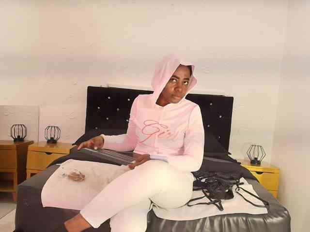 kassandraBrown webcam