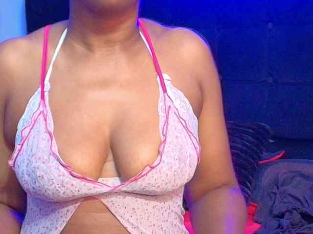 kassandraBrown webcam