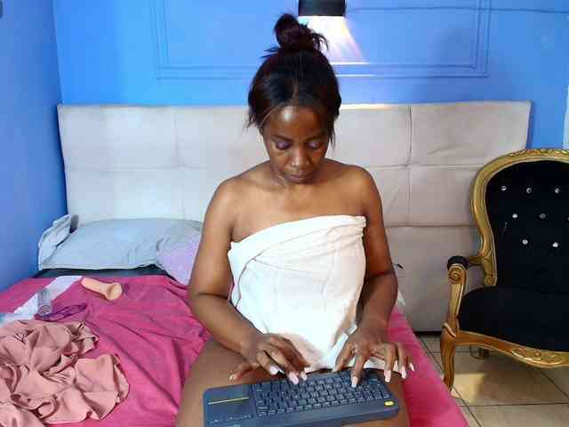 kassandraBrown webcam