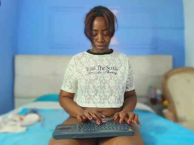 kassandraBrown webcam