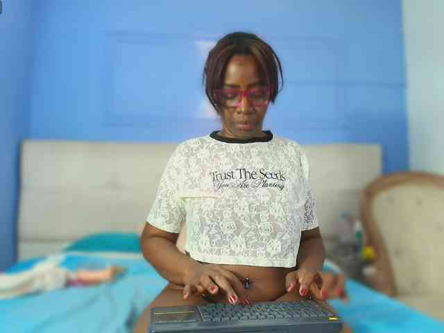 kassandraBrown webcam