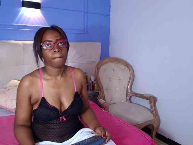 kassandraBrown webcam