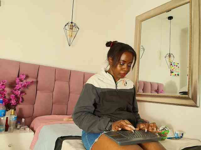 kassandraBrown webcam