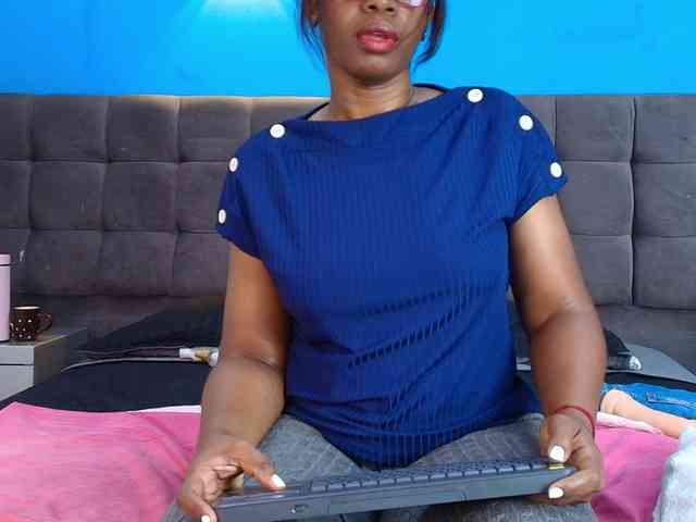 kassandraBrown webcam