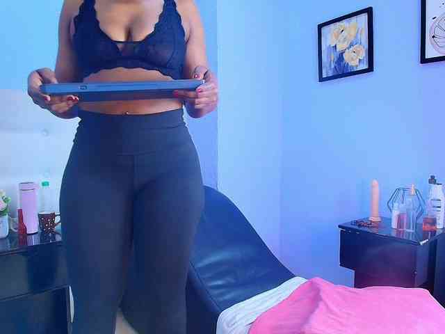 kassandraBrown webcam