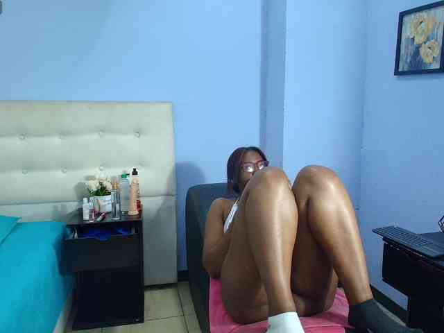 kassandraBrown webcam