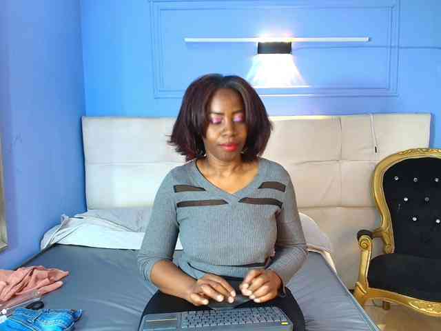 kassandraBrown webcam