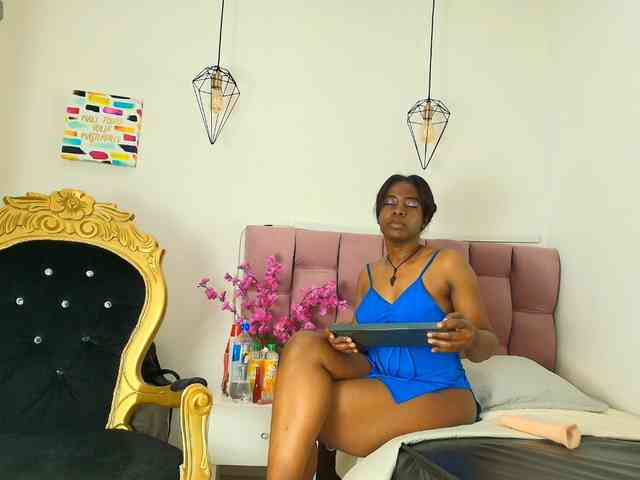 kassandraBrown webcam