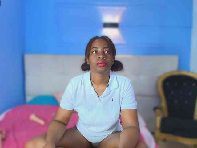 kassandraBrown webcam