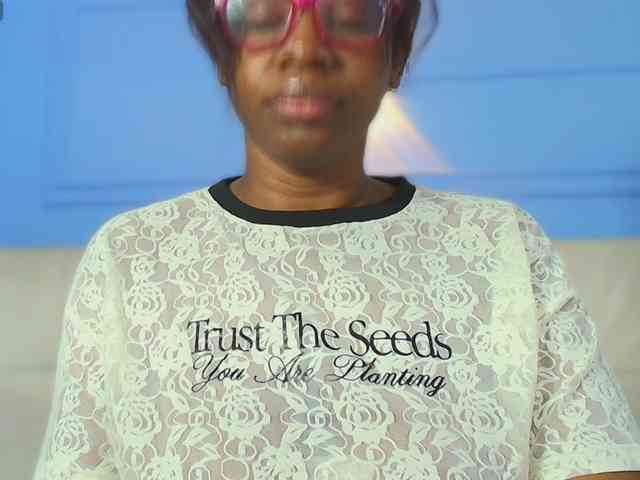 kassandraBrown webcam