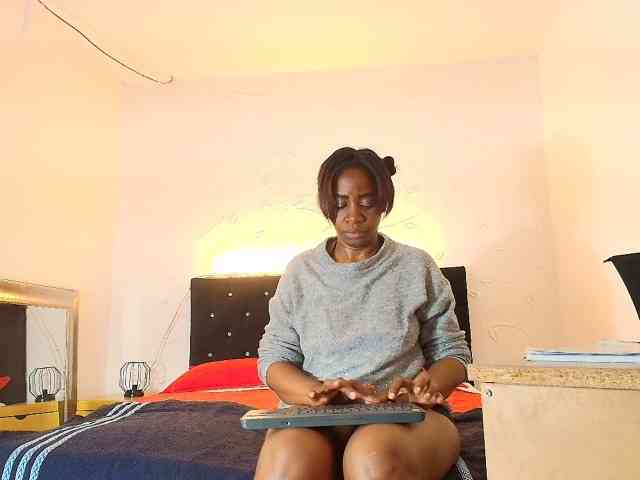 kassandraBrown webcam