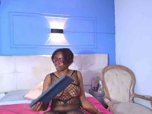 kassandraBrown webcam