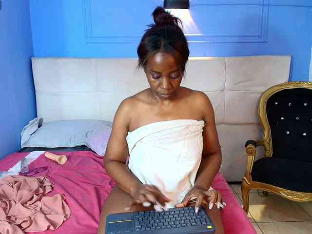 kassandraBrown webcam