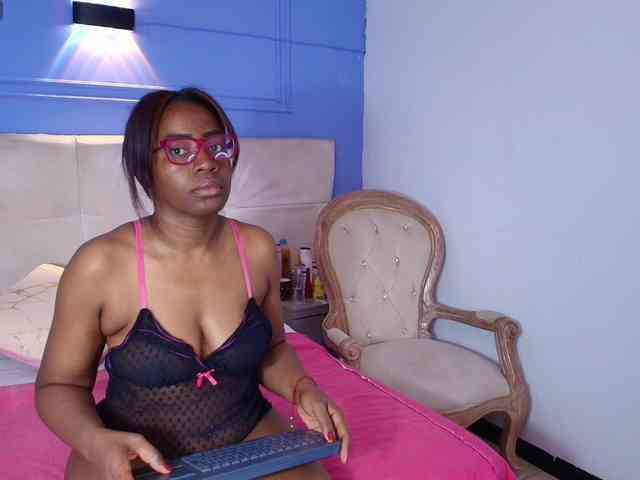 kassandraBrown webcam