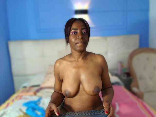 kassandraBrown webcam