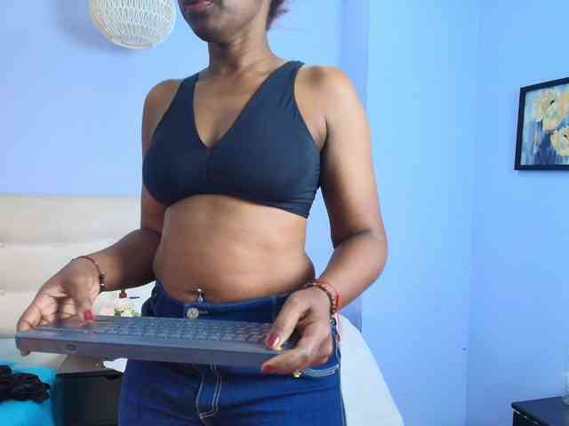 kassandraBrown webcam
