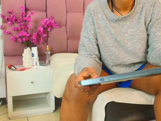 kassandraBrown webcam