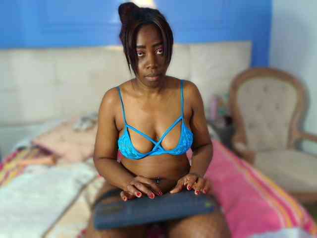 kassandraBrown webcam