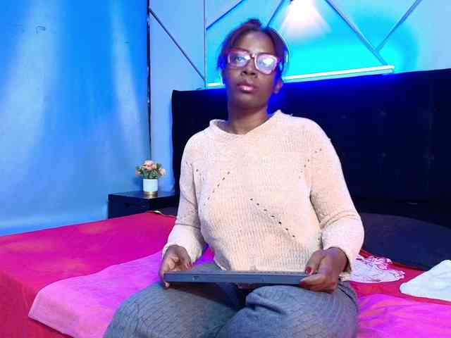 kassandraBrown webcam