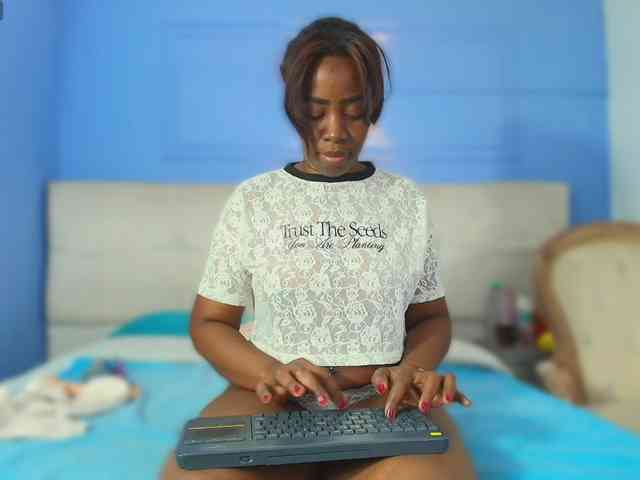 kassandraBrown webcam