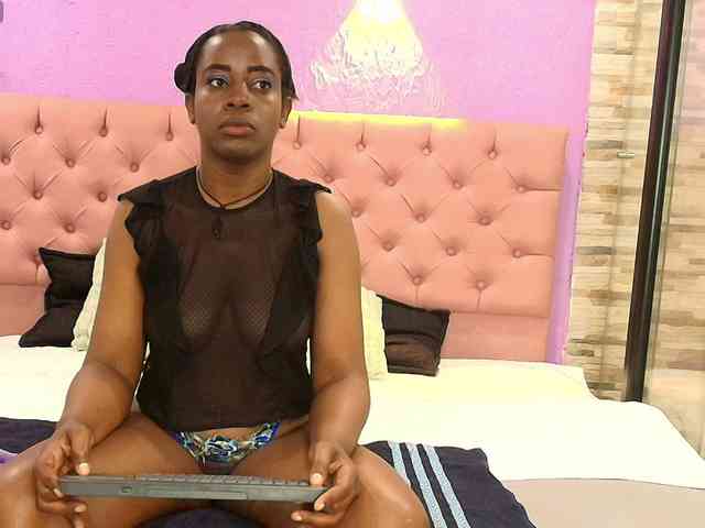 kassandraBrown webcam