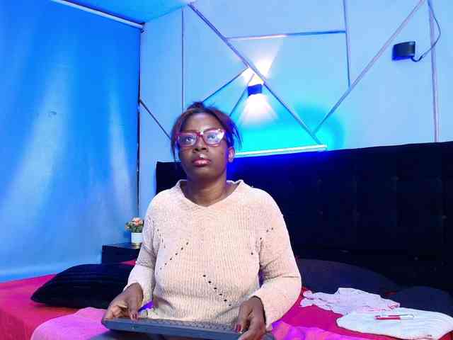 kassandraBrown webcam
