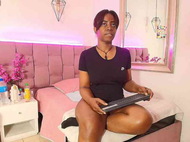 kassandraBrown webcam