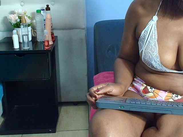 kassandraBrown webcam