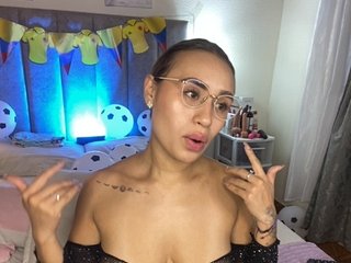 VictoriaHils Porn Show