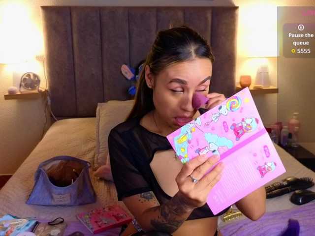 VictoriaHils live cam on BongaCams