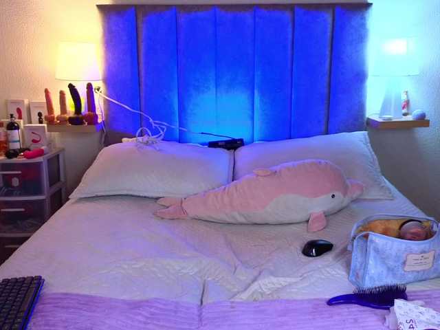 VictoriaHils's BongaCams show and profile