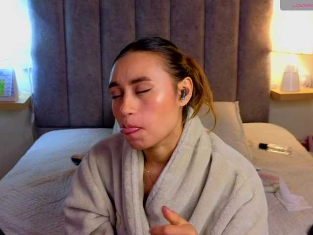 VictoriaHils live cam on BongaCams